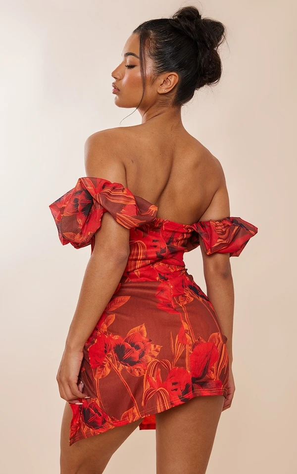 Robe Moulante Bouffante En Mesh Fleuri Rouge à Corset 2 Robe Moulante Bouffante En Mesh Fleuri Rouge à Corset – Image 2