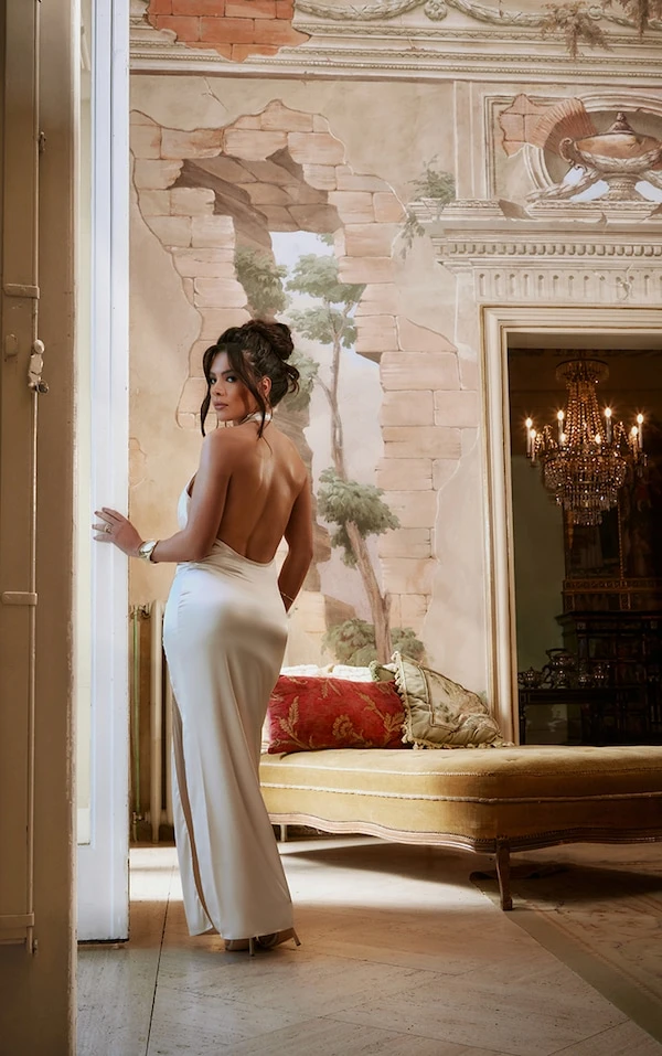 Robe Longue Satinée Champagne Fendue à Col Bénitier 1 Robe Longue Satinée Champagne Fendue à Col Bénitier