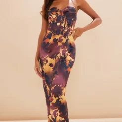 Robe Longue Satinée Froncée Marron Dégradé Imprimé Fleuri à Corset Et Dos Nu
