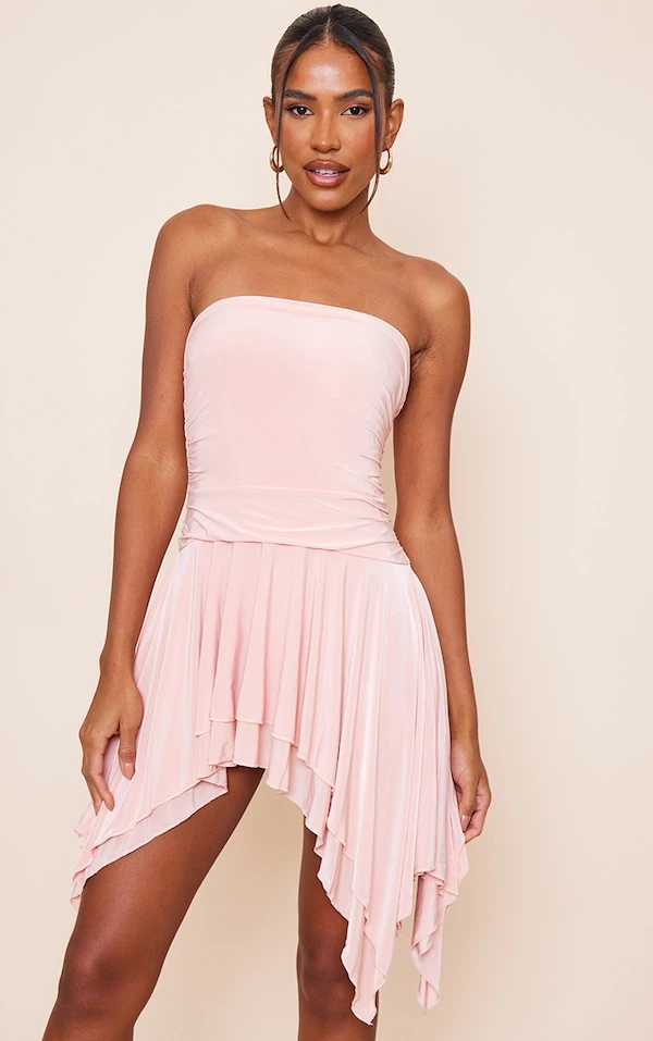 Robe Droite Bustier Rose Clair Moulante à Ourlet Asymétrique 1 Robe Droite Bustier Rose Clair Moulante à Ourlet Asymétrique