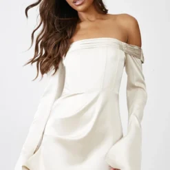 Robe Droite Satinée Plissée Champagne à Col Bardot Et Manches évasées 7 Robe Droite Satinée Plissée Champagne à Col Bardot Et Manches évasées -Jupe Lumine Soldes Boutique b861458b5f47dd7274c6b8e3b7fe1b37cc4b031d cnc6160 3