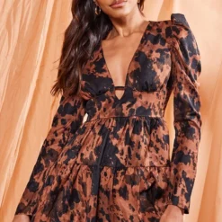 Robe Rétro Chocolat Imprimé Abstrait à Manches Bouffantes Et Ourlet Volanté