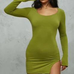 Robe Moulante En Jersey Vert Olive Fendue Détail Contours à Col Arrondi