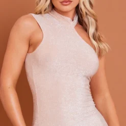 Robe Moulante Asymétrique Dorée à Col Montant Et Paillettes Texturées -Jupe Lumine Soldes Boutique c4807021f2e449cf9ccbc4130027d9feaebf32e8 cnb0779 4