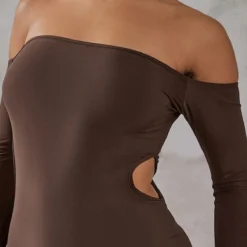 Robe Très Moulante Chocolat à Col Bardot Et Découpes Sur Les Côtés 8 Robe Très Moulante Chocolat à Col Bardot Et Découpes Sur Les Côtés -Jupe Lumine Soldes Boutique c5692ad9627dbae69293cc71f7c317f2befd7822 cnc2999 4