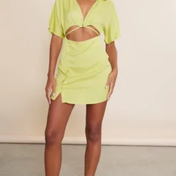 Robe Chemise Effet Lin Vert Découpée à La Taille Et Jupe Boutonnée