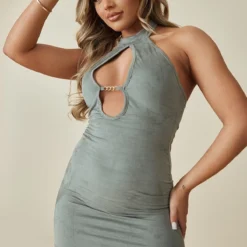 Robe Moulante En Suédine Kaki à Col Montant Et Détail Chaîne