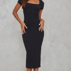 Robe Mi-longue Côtelée Brossée Noire à Col Carré