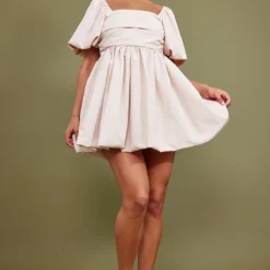 Robe Droite Crème Froncée à Manches Et Jupe Bouffantes 7 Robe Droite Crème Froncée à Manches Et Jupe Bouffantes -Jupe Lumine Soldes Boutique ca74db50c8ddce7bd55e70680bd4f0ed9194043e cnd0513 3