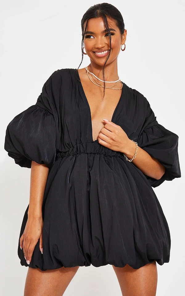 Robe Droite Noire à Manches Et Jupe Bouffantes 3 Robe Droite Noire à Manches Et Jupe Bouffantes – Image 3