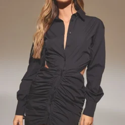 Robe Chemise Froncée Noire à Boutons Et Côtés Découpés