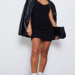 Robe Moulante En Jersey Noir à Bretelles Et Coutures 7 Robe Moulante En Jersey Noir à Bretelles Et Coutures -Jupe Lumine Soldes Boutique cf7a69afd6f99a20170564e3827f6ed6262ae2c3 cnd4084 3