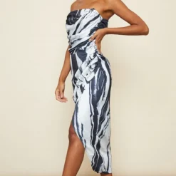 Robe Mi-longue Bustier à Imprimé Abstrait Noir & Blanc Froncée -Jupe Lumine Soldes Boutique d21aebd1b10c8b876ca83d0cf60b06cd6fd94a84 cnd0011 3