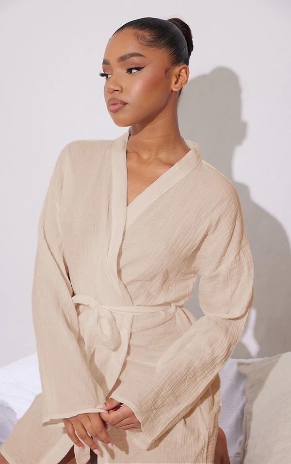 Label PLT Robe De Chambre Texturée Café Au Lait à Nouer Sur La Taille 4 Label PLT Robe De Chambre Texturée Café Au Lait à Nouer Sur La Taille – Image 4