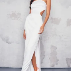 Robe Bustier Longue Blanche Satinée Découpée Sur Les Côtés