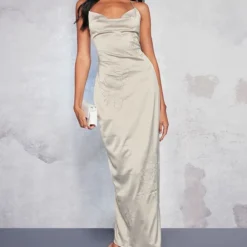 Robe Longue Satinée Vert Olive Brodée Fleurie à Col Bénitier -Jupe Lumine Soldes Boutique d41718daf09ca338732a0dc83159245f8809e3a4 cnd7526 1