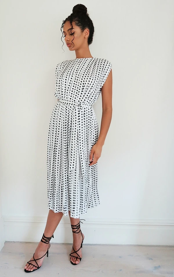 Robe Mi-longue Sans Manches Plissée Blanche Imprimé Pois 3 Robe Mi-longue Sans Manches Plissée Blanche Imprimé Pois – Image 3