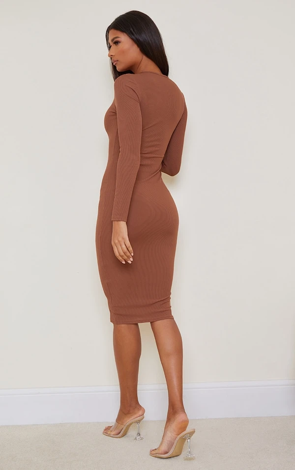 Logic Robe Mi-longue Côtelée Chocolat Basique à Manches Longues 2 Logic Robe Mi-longue Côtelée Chocolat Basique à Manches Longues – Image 2