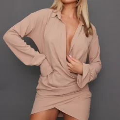 Robe Chemise Tissée Taupe Texturée Très Décolletée à Manchettes évasées