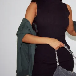 Robe Courte Sans Manches En Maille Noire à Col Roulé -Jupe Lumine Soldes Boutique d773db4e82176f59e33d215251a25a0b077555b5 cnb1382 4