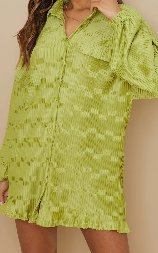 Robe Chemise Oversize Vert Olive Crêpée Et Plissée 4 Robe Chemise Oversize Vert Olive Crêpée Et Plissée – Image 4
