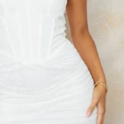 Robe Moulante Crème Style Corset En Mesh à Bretelles Et Jupe Froncée 8 Robe Moulante Crème Style Corset En Mesh à Bretelles Et Jupe Froncée -Jupe Lumine Soldes Boutique ddfc39db662ca75b2ed9702acee496b2d44e0a07 cms6904 5