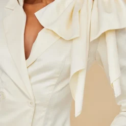 Robe Blazer Satinée Crème à Noeuds Sur L'épaule -Jupe Lumine Soldes Boutique e0a9d9b31c89abd117b6325b1661cfd5182d9b19 cnc3029 4