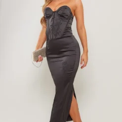 Robe Corset Mi-longue Noire Satinée à Fleurs Brodées 6 Robe Corset Mi-longue Noire Satinée à Fleurs Brodées -Jupe Lumine Soldes Boutique e4b684cac810f5c7e71b878ac73a1021c4af8fc1 cnd7530 3