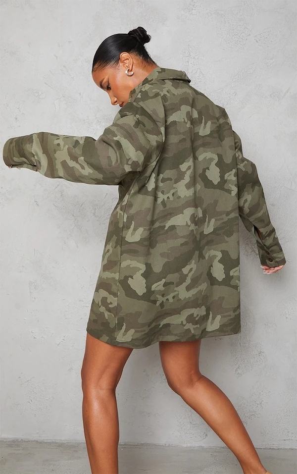 Robe Chemise Oversize Style Cargo Camouflage Multicolore à Poches 2 Robe Chemise Oversize Style Cargo Camouflage Multicolore à Poches – Image 2