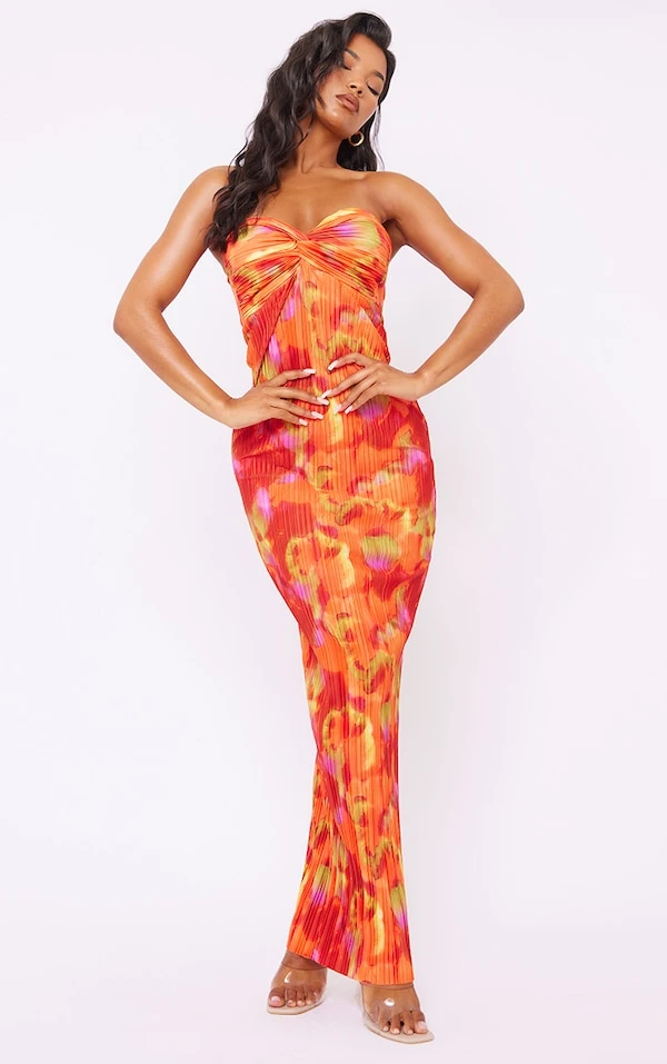 Robe Bustier Longue Plissée Orange Imprimé Abstrait à Torsade 3 Robe Bustier Longue Plissée Orange Imprimé Abstrait à Torsade – Image 3