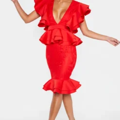 Robe Mi-longue Rouge Décolletée & Extrêmement Volantée