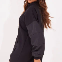 Robe Sweat Noire Oversize à Manches En Nylon Contrastantes 6 Robe Sweat Noire Oversize à Manches En Nylon Contrastantes -Jupe Lumine Soldes Boutique ed384f0120da120af5934734ea6cbf59d7aeb609 cnb1089 2