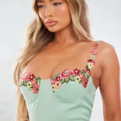 Robe Longue Satinée Vert Sauge à Fleurs Armatures Et Bretelles 8 Robe Longue Satinée Vert Sauge à Fleurs Armatures Et Bretelles -Jupe Lumine Soldes Boutique f2f7899ad4ce8db0c1e458c7a928504f539fe771 cne2937 4