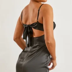 Robe Moulante Satinée Noire Nouée Derrière à Bonnets En Dentelle -Jupe Lumine Soldes Boutique f36f4d421359ea123af0ec3e043421dbe984b8c1 cnc6157 4