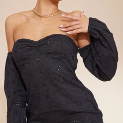 Robe Droite En Broderie Noire à Col Bardot Et Détail Buste 8 Robe Droite En Broderie Noire à Col Bardot Et Détail Buste -Jupe Lumine Soldes Boutique f516434a84d60e391af7df80817ec80ef15f9165 cnd5490 4