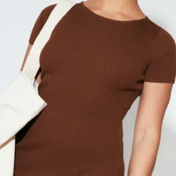 Robe Fendue Moulante En Maille Tricot Côtelée Chocolat 7 Robe Fendue Moulante En Maille Tricot Côtelée Chocolat -Jupe Lumine Soldes Boutique f6a269fea9a9bde6b09444f8da69fd5f0c3a4bed cnc5883 4