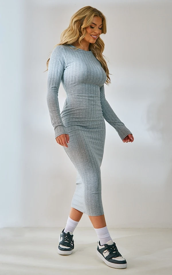 Robe Mi-longue Grise En Maille Côtelée Large à Dos Noué 2 Robe Mi-longue Grise En Maille Côtelée Large à Dos Noué – Image 2