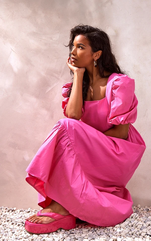 Robe Longue En Maille Tissée Rose Vif à Manches Bouffantes Et Col Carré 3 Robe Longue En Maille Tissée Rose Vif à Manches Bouffantes Et Col Carré – Image 3